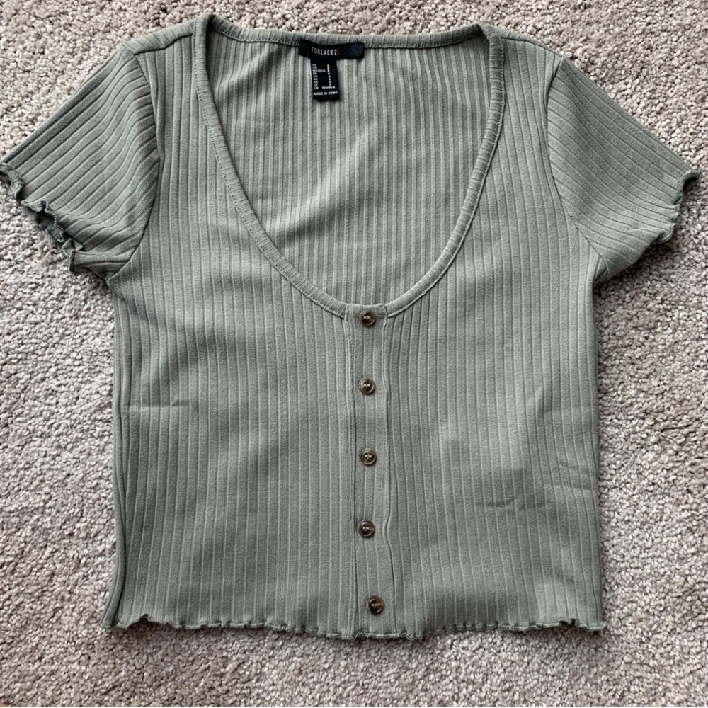 Forever 21 Ribbed Lettece Edge Green Button Up Crop Top Size Medium